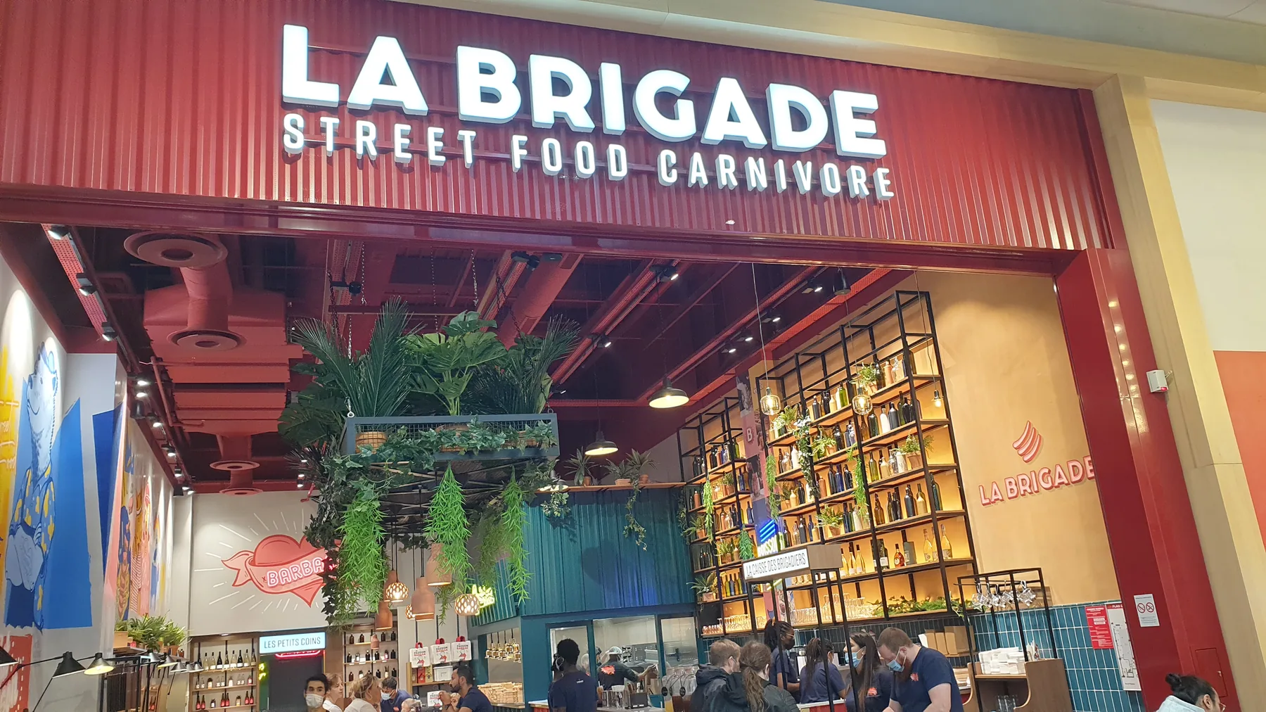 Enseigne lumineuse du restaurant La Brigade à Westfield Les 4 Temps