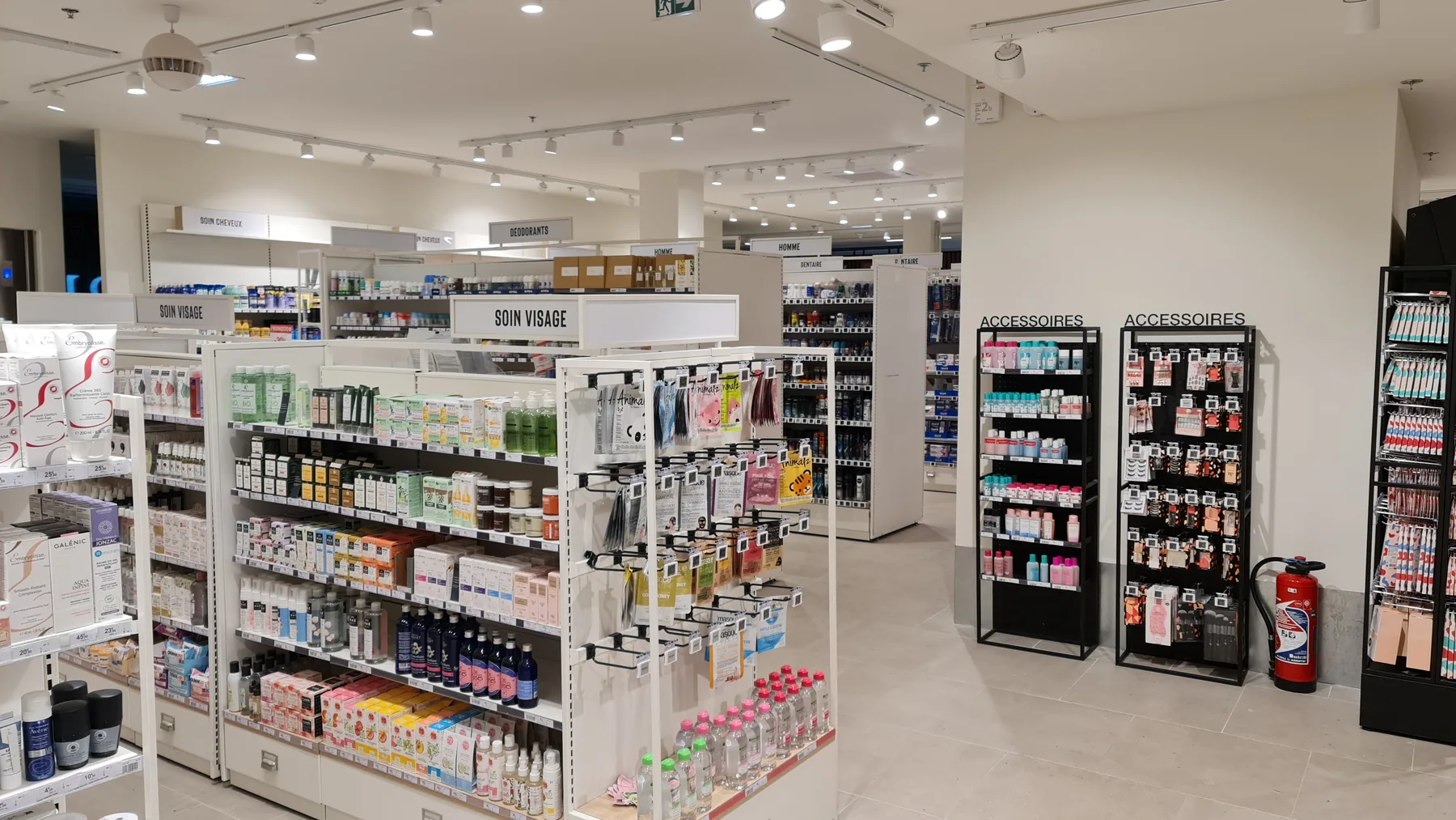 Rayon beauté et parapharmacie, éclairage et sécurité incendie